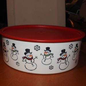 Tupperware one touch snack container